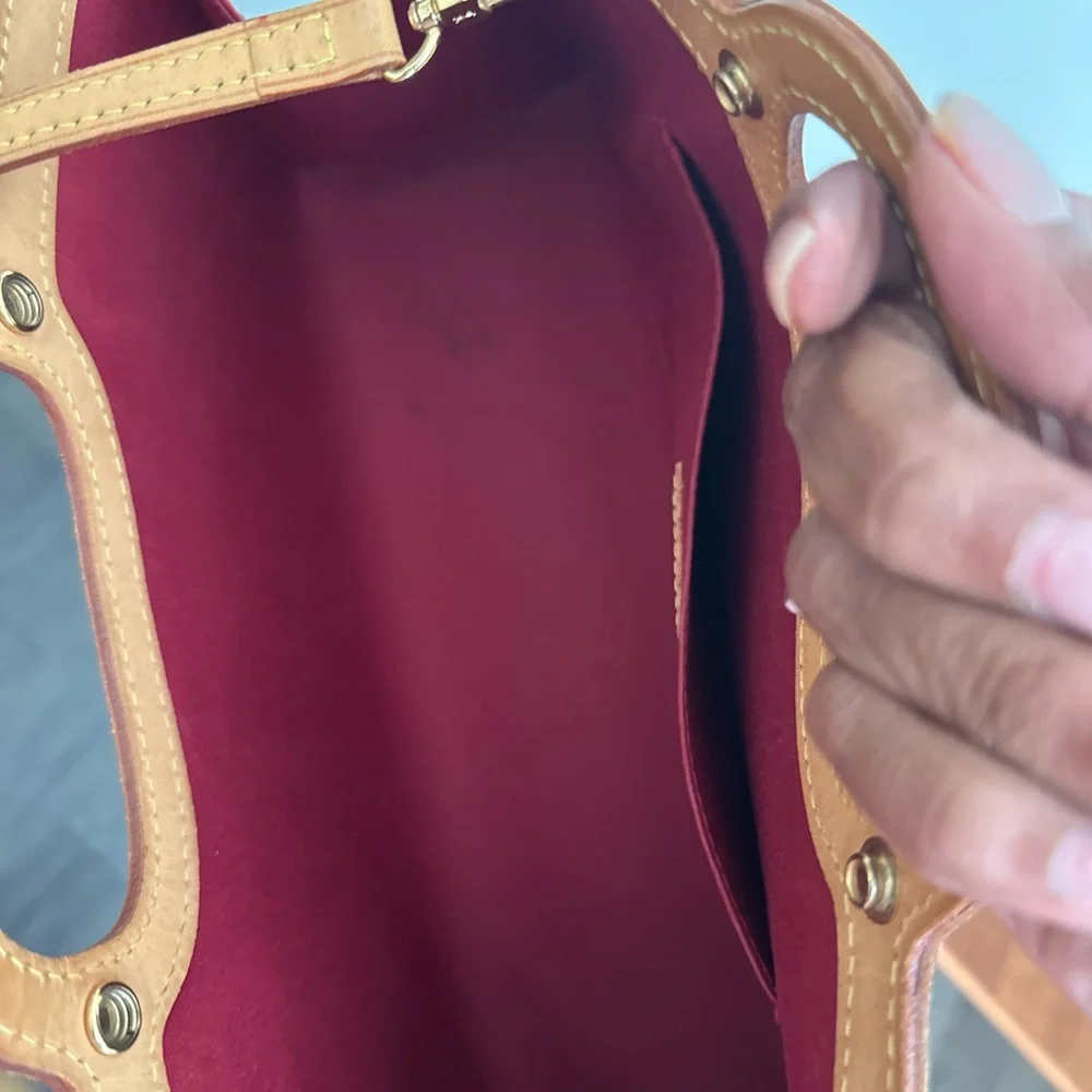 Louis Vuitton Red Vernis Clutch with Tan Handle - Picture 5 of 8